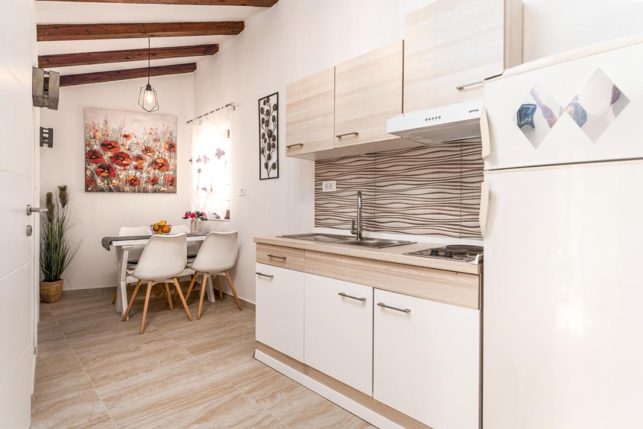 Relax In 2 Bedroom App In Old Town W/ac And Wifi