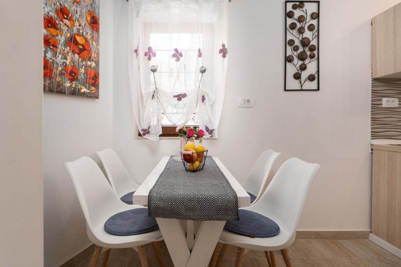 Relax In 2 Bedroom App In Old Town W/ac And Wifi Rovinj