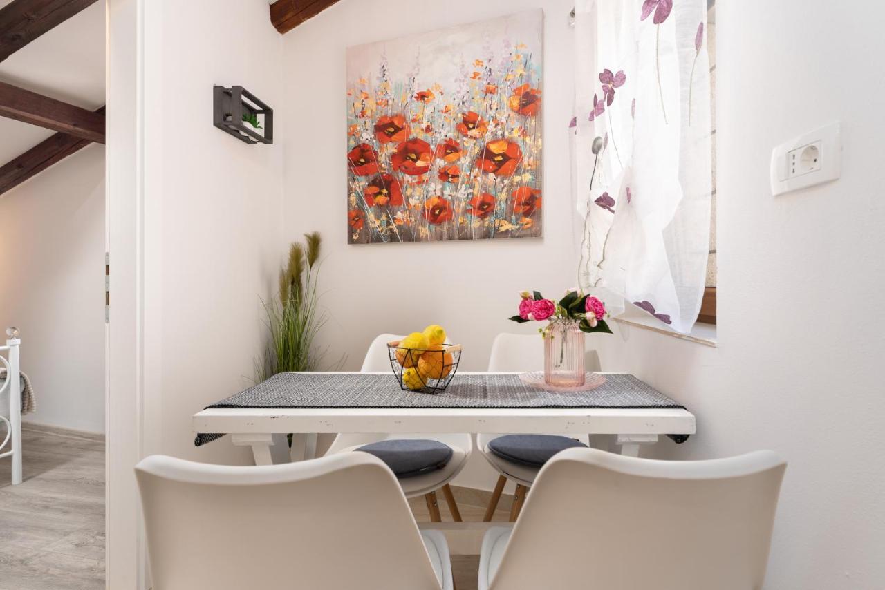 Apartment Relax In 2 Bedroom App In Old Town W/ac And Wifi Rovinj
